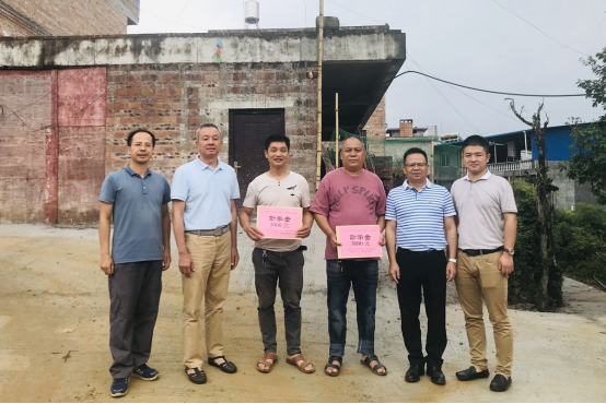 说明: https://tmjz.gxu.edu.cn/__local/9/BA/62/2B71DE41F4F689F6559A8D4886F_0E3B9DD8_C89D3.png