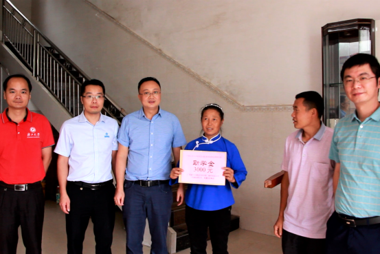 说明: https://tmjz.gxu.edu.cn/__local/6/DD/89/83F021B96103BCFCC23D4EDA040_3DEB7DF8_C89D3.png